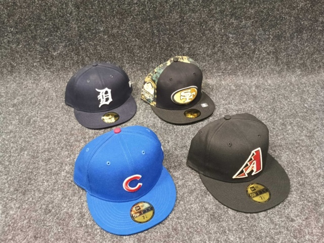 1433359-1 4 st Kepsar New Era, strl 7 7/8 (62,5 cm)