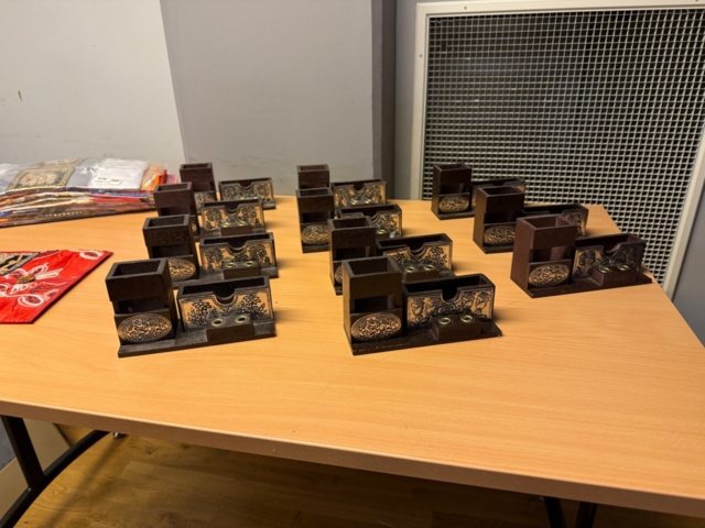 1352112-2 Rökelseställ m.m