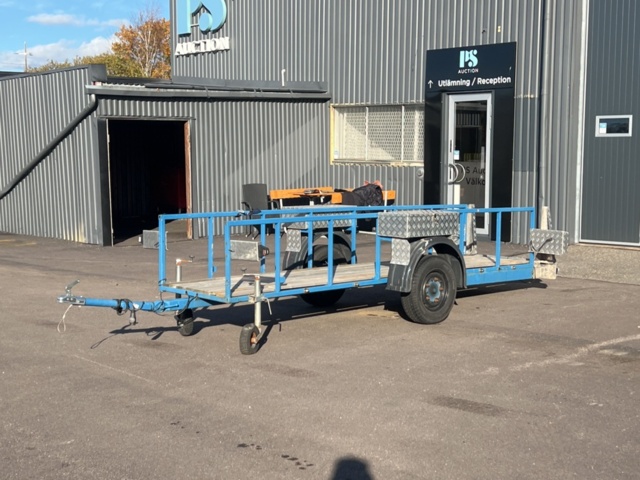 1351343-1 Materialsläp