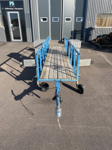 1351343-2 Materialsläp