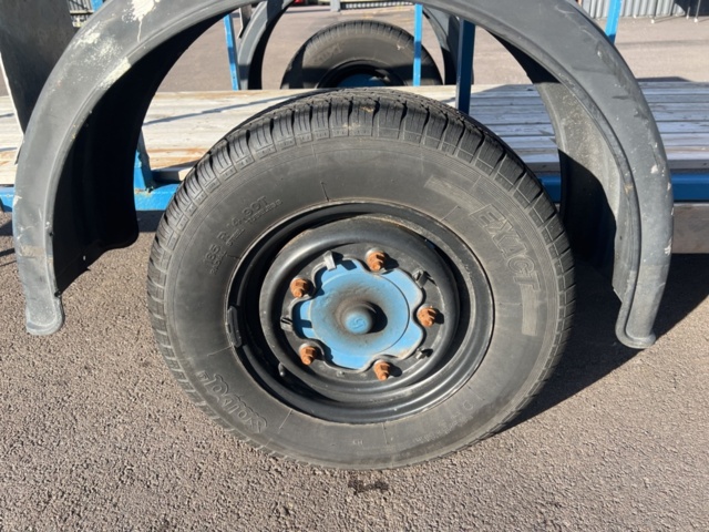 1351343-9 Materialsläp