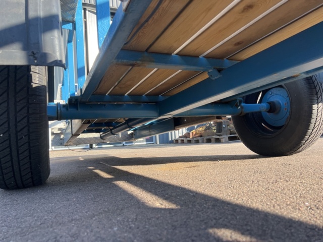 1351343-12 Materialsläp