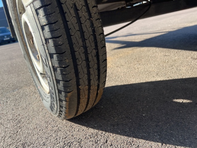 1351339-10 Släpvagn - Thule D1000