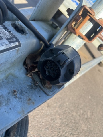 1351339-15 Släpvagn - Thule D1000