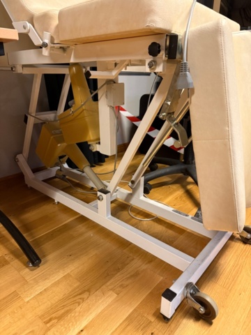 1352100-4 Treatment chair and stool from Rainer Rajala