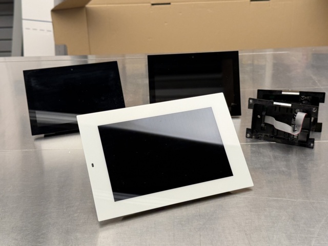 Touch panels for Control 4 control systems - PS Auction - We value the ...