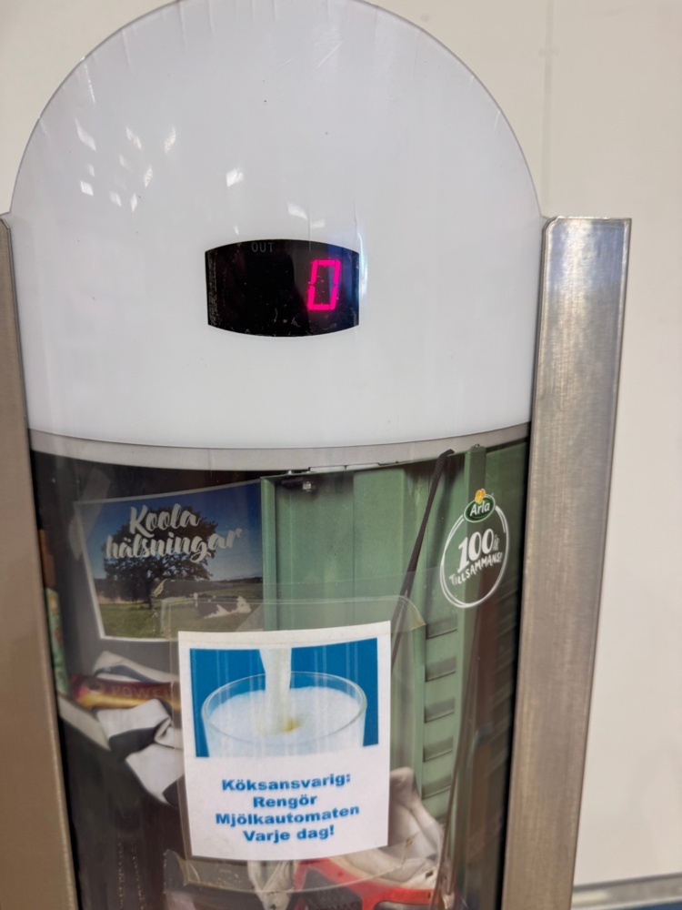 1199690-2 Autonomies milk cooler with spout for dispensing milk