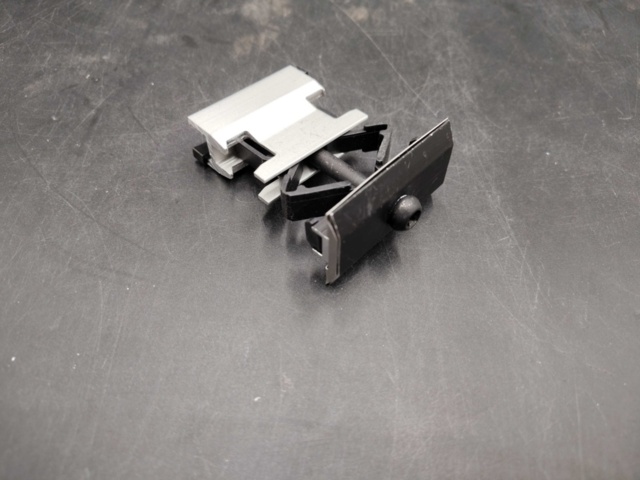 1432382-2 Mellanklämma 150 st – Van der Valk, aluminium svart T30 28–50 mm