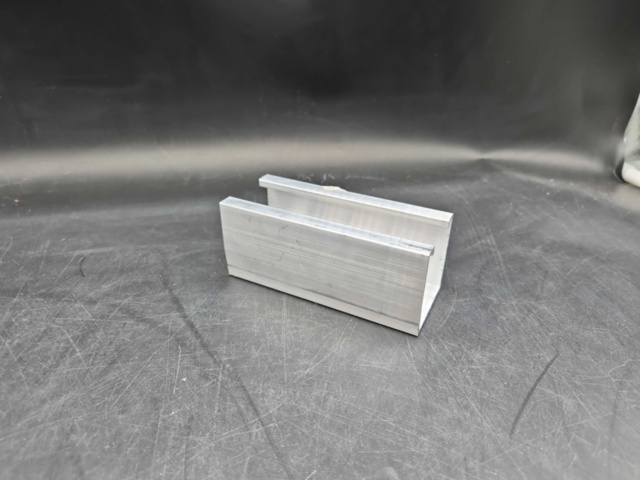 1432386-1 Trapetsprofil, 160 st aluminium 120 mm + EPDM – Van der Valk