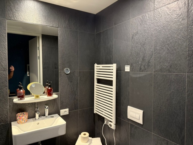 1435068-1 Dark Marble granitkeramik 129kvm, 30x60 cm