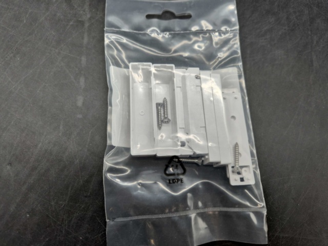 1434298-3 Plastkapsling 88 st – Alarmtech, för utanpåliggande montage MC 300-S3