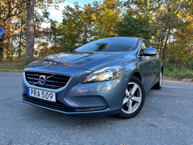 176463-1 Volvo V40 T2 Manuell, 120hk, 2014 - En ägare!