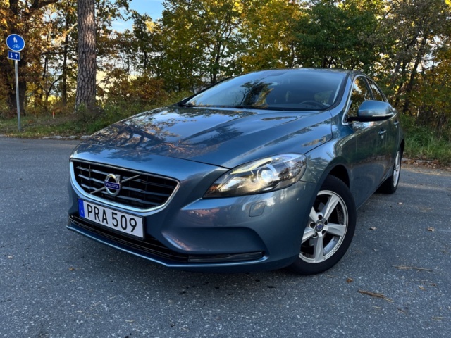 176463-3 Volvo V40 T2 Manuell, 120hk, 2014 - En ägare!