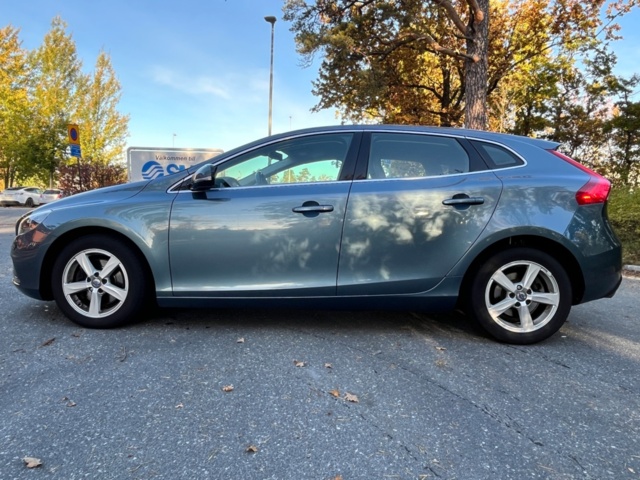 176463-4 Volvo V40 T2 Manuell, 120hk, 2014 - En ägare!