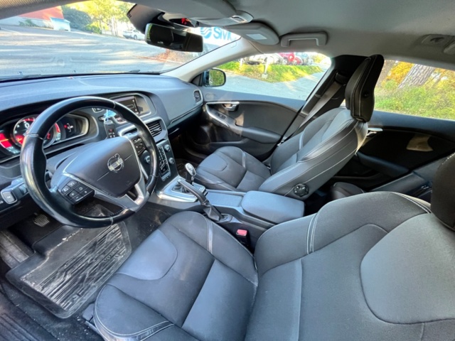 176463-12 Volvo V40 T2 Manuell, 120hk, 2014 - En ägare!