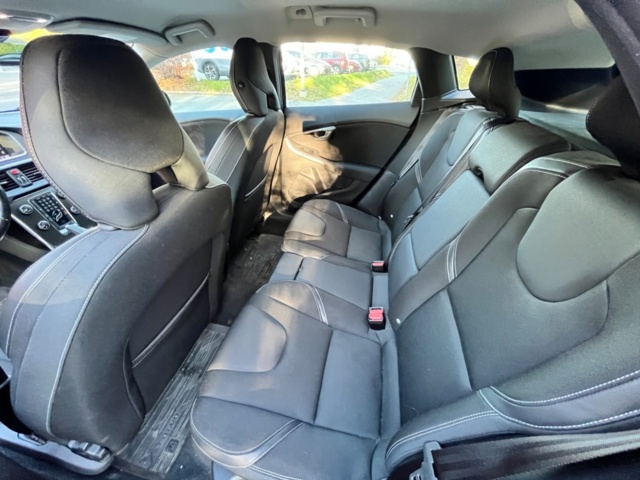 176463-13 Volvo V40 T2 Manuell, 120hk, 2014 - En ägare!