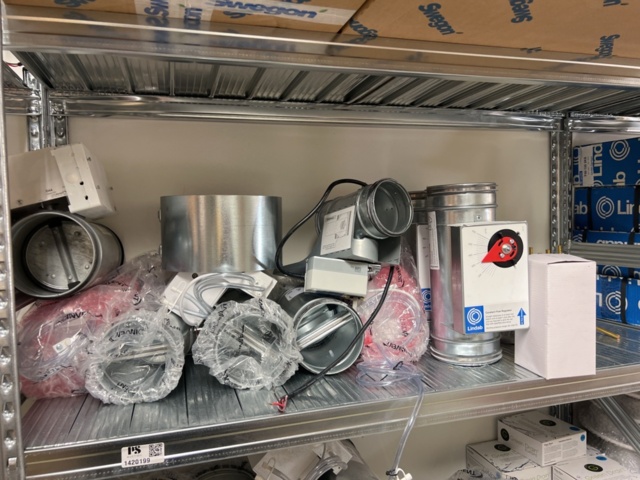 1420199-9 Lager med ventilationsdetaljer - filter, rör, flödeskomponenter m.m.