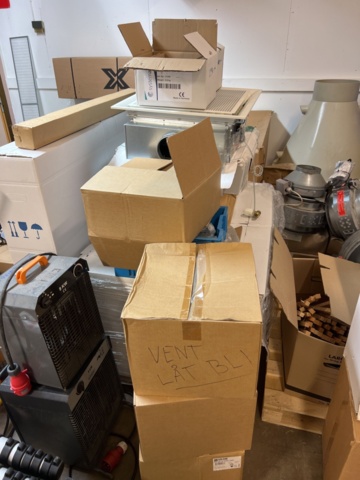 1420199-34 Lager med ventilationsdetaljer - filter, rör, flödeskomponenter m.m.