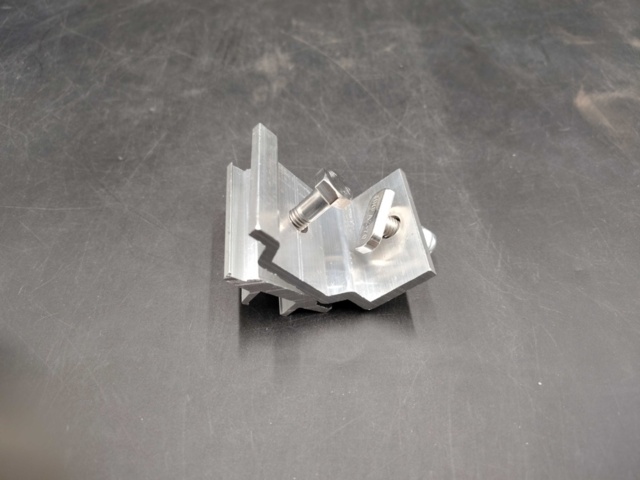 1432392-1 Mounting corner, approx. 100 pcs - 50 mm B50 – Van der Valk, aluminium