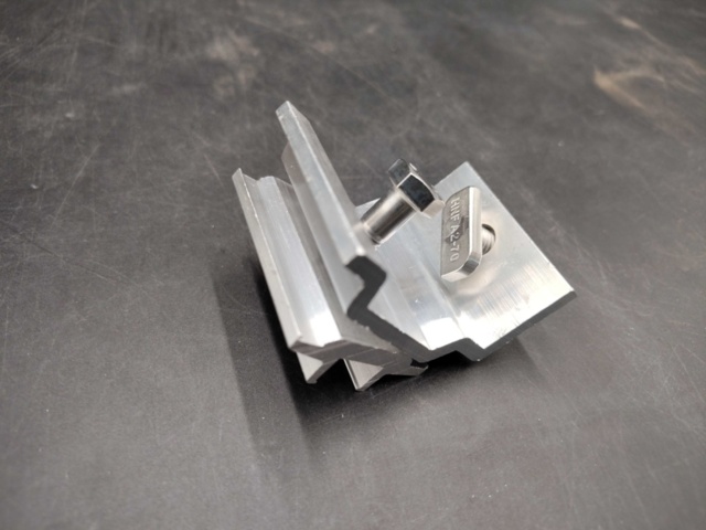 1432392-2 Mounting corner, approx. 100 pcs - 50 mm B50 – Van der Valk, aluminium