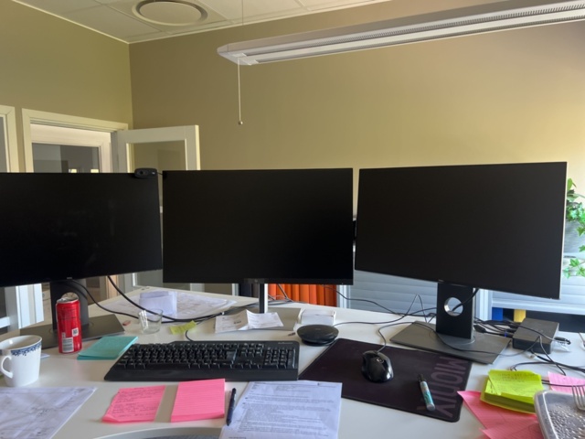 1420201-1 Skärmar 3 st, dockstation 1 st - Dell, HP