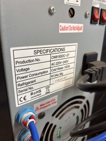 1420995-8 Kaffemaskin med touchskärm och vattenmaskin - de Jong DUKE Varea 6035b02