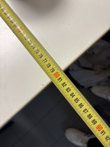 1420997-21 Samling med kontorsinredning och elektronik - skrivbord, stolar, bildskärm, skrivare m.m.