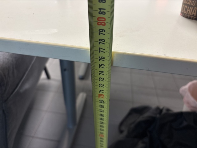 1420997-22 Samling med kontorsinredning och elektronik - skrivbord, stolar, bildskärm, skrivare m.m.