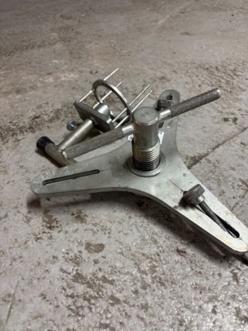 1420998-2 Specialverktyg för bil - DGI 1322, 999.485.41