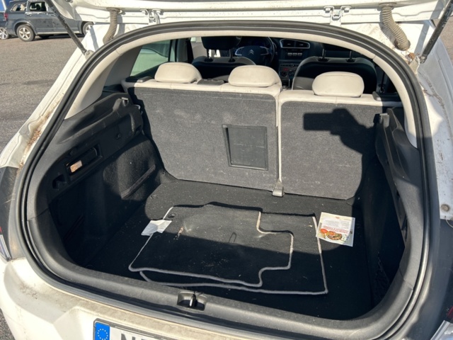 1430650-27 Citroën C4 1.6 BlueHDi EAT, 120hk, 2016