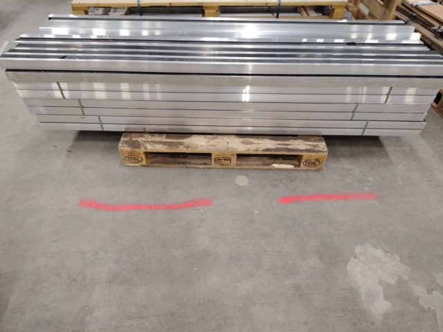 1432394-1 Trapetsprofil,ca 220 st, L2240 mm EPDM