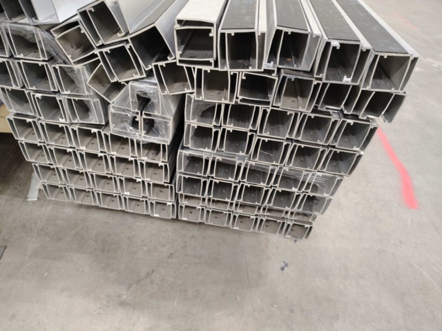 1432394-3 Trapetsprofil,ca 220 st, L2240 mm EPDM