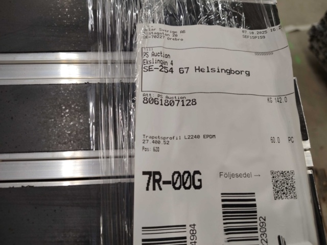 1432394-4 Trapetsprofil,ca 220 st, L2240 mm EPDM