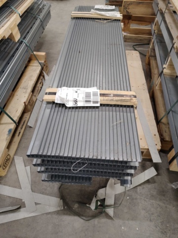 1432396-1 Galvaniserad takbärare, ca 147 st - L=1500x1,5 mm