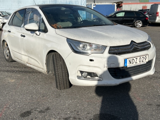 1430650-7 Citroën C4 1.6 BlueHDi EAT, 120hk, 2016