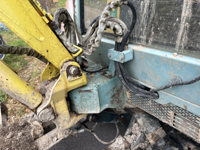 1267790-13 Bandgrävare Yanmar B22.2