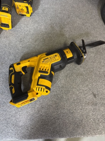 1421006-3 Samling med elmaskiner och tillbehör - DeWalt