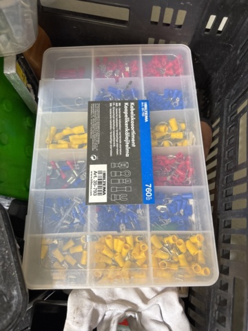 1421007-11 Parti förbrukningsmaterial och tillbehör - skruv, kabel, spännband m.m.