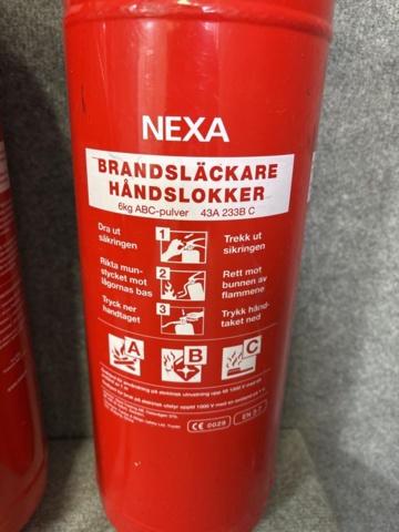 1421007-18 Parti förbrukningsmaterial och tillbehör - skruv, kabel, spännband m.m.