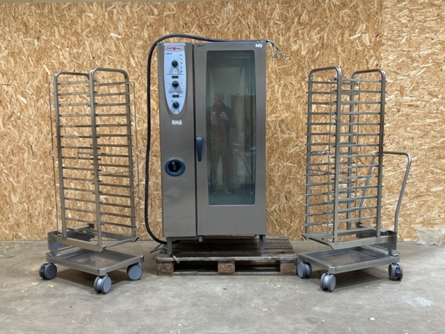 Combi oven Rational CM201 with two trolleys - PS Auction - We value the ...