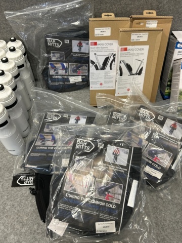 1388360-6 Cykelskydd, batteriskydd, hand värmare, vattenflaskor