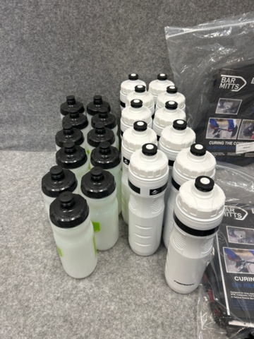 1388360-8 Cykelskydd, batteriskydd, hand värmare, vattenflaskor