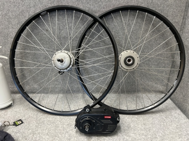 1388362-2 Fälgar, Anandor motor, kätting lås, brandsläckare