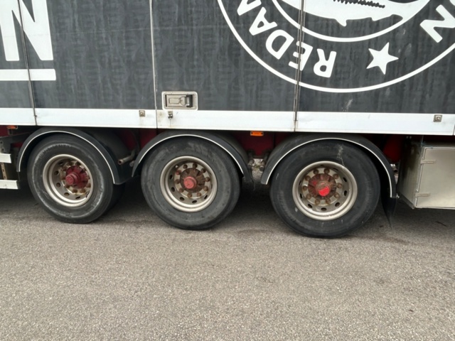 1411379-24 Kyltrailer Ekeri 2001