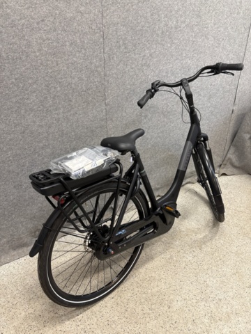 1388369-3 Electric bicycle Gazelle Paris C8 Low step