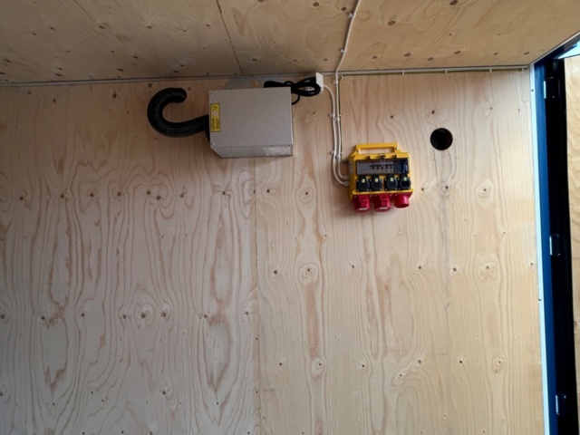 1411382-10 Container 40 fot – isolerad med el och avfuktare