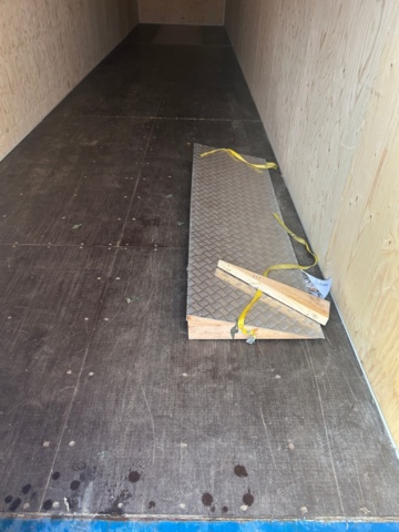 1411382-16 Container 40 fot – isolerad med el och avfuktare