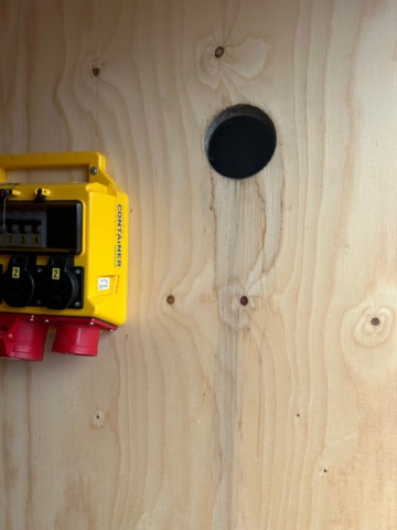 1411382-18 Container 40 fot – isolerad med el och avfuktare