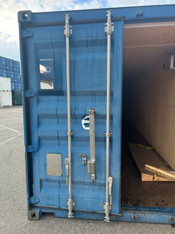 1411382-20 Container 40 fot – isolerad med el och avfuktare