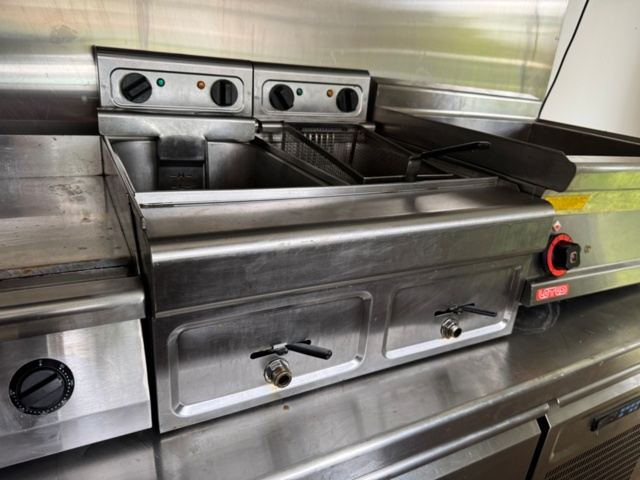 1199698-12 Försäljningsvagn – fullt utrustad!